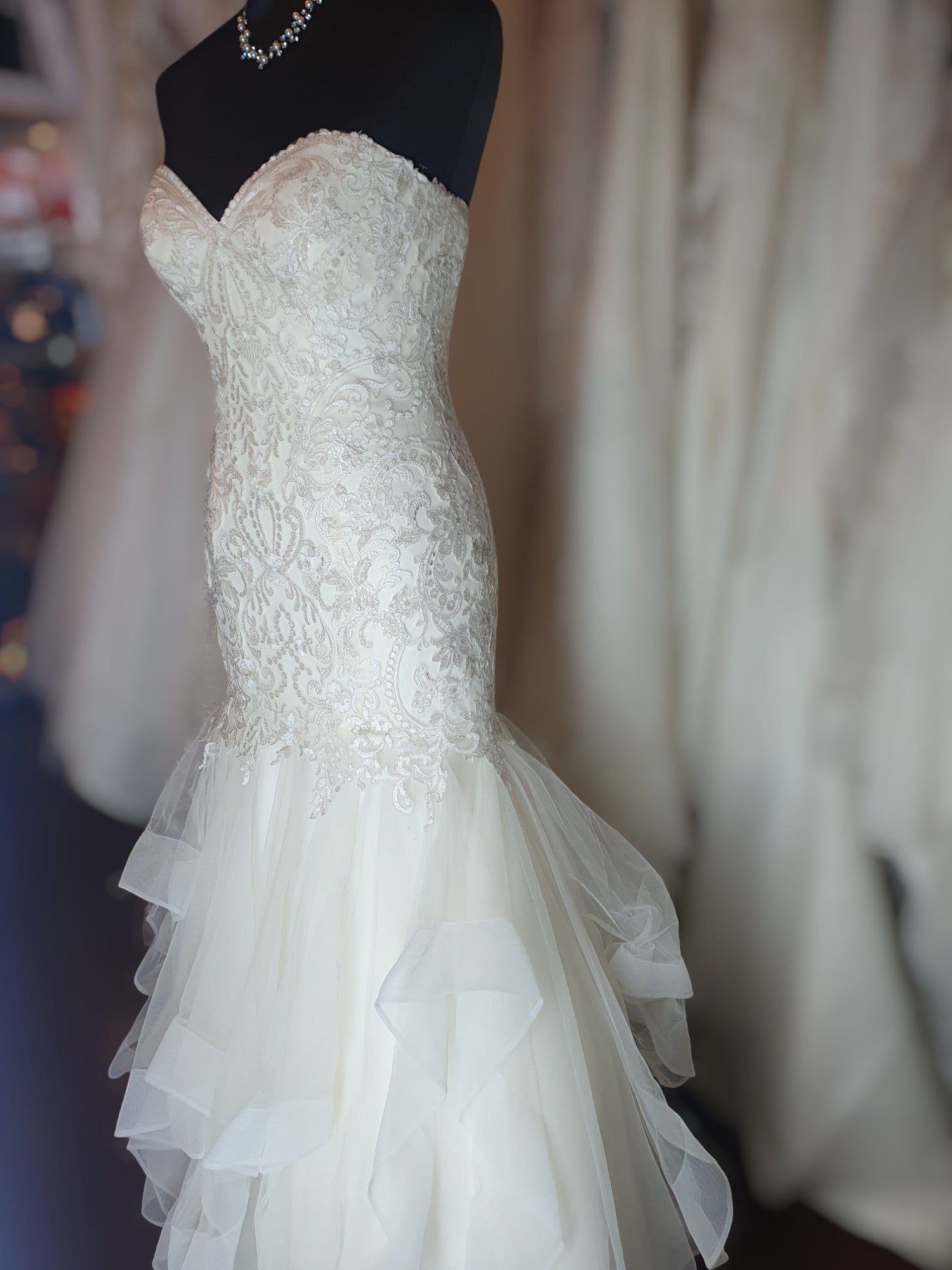 Bridal Chic Strapless Sweetheart Gown