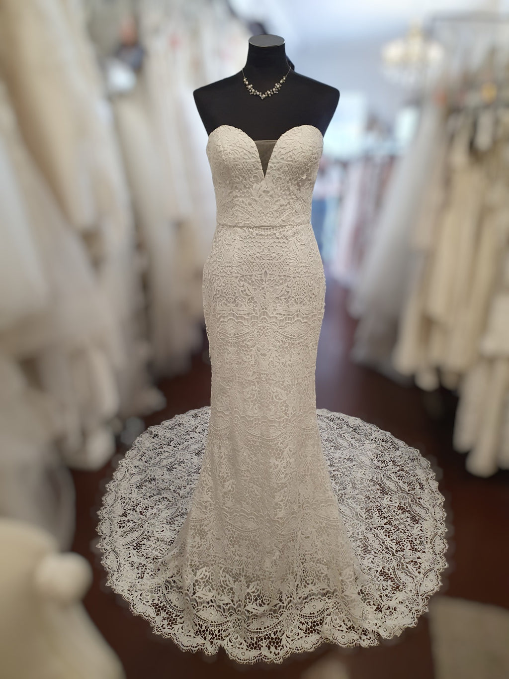 Cotton Lace Sweetheart Gown