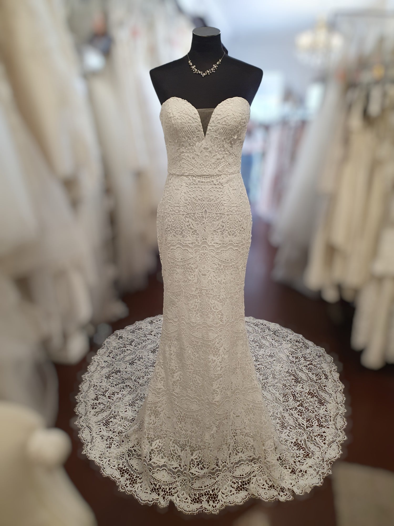 Cotton Lace Sweetheart Gown