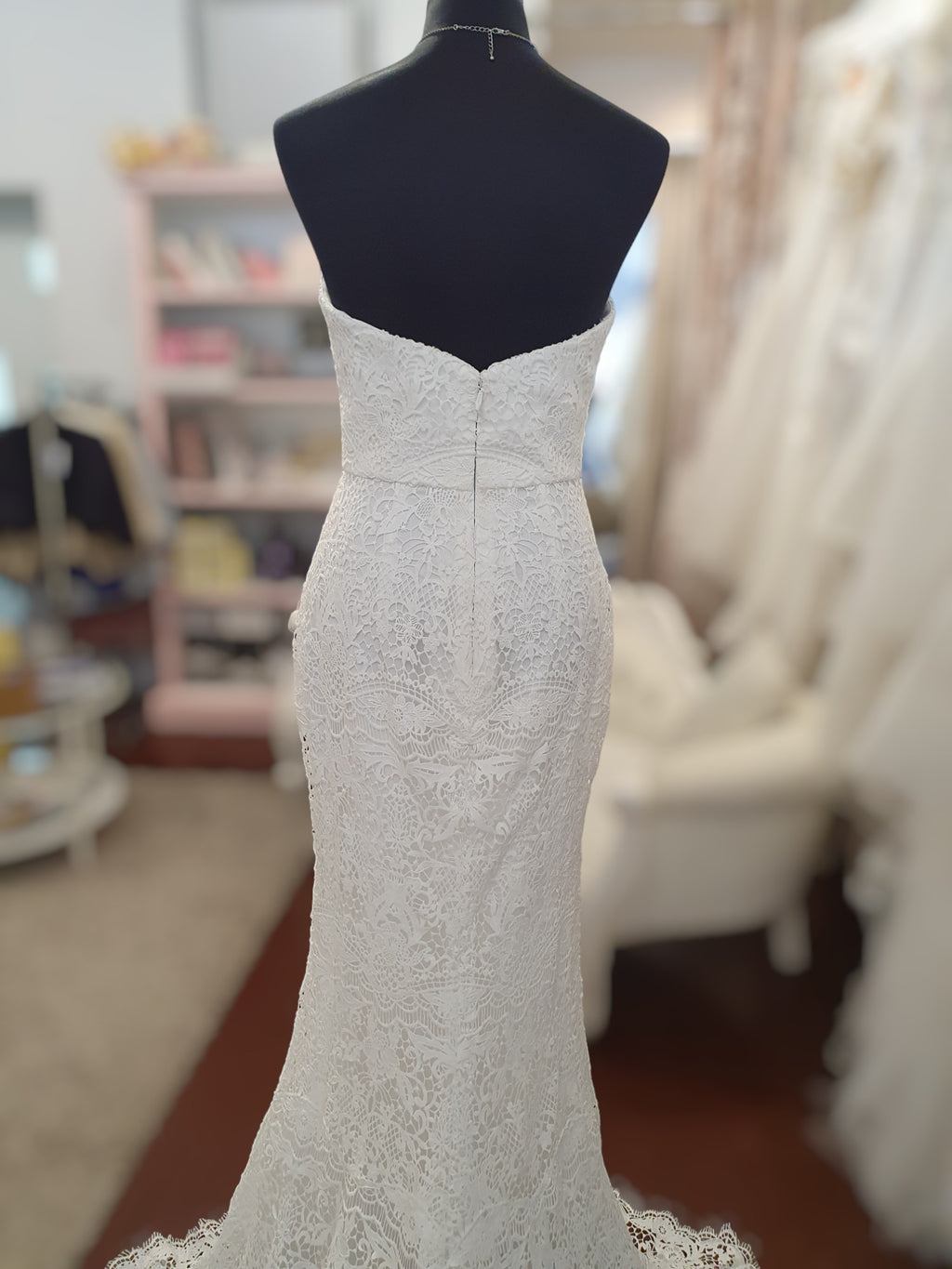 Cotton Lace Sweetheart Gown