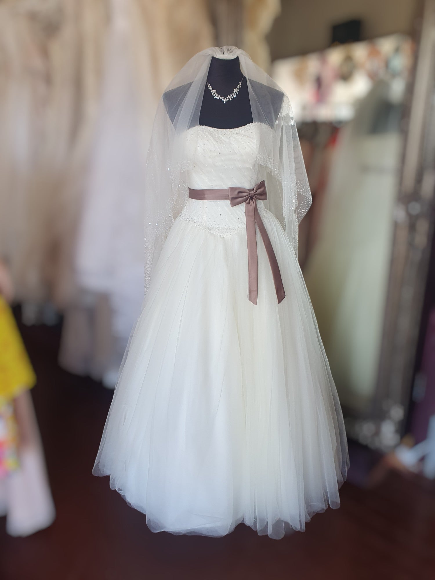 Aolisha Bridal Bride Wars Gown with Gloves and Veil
