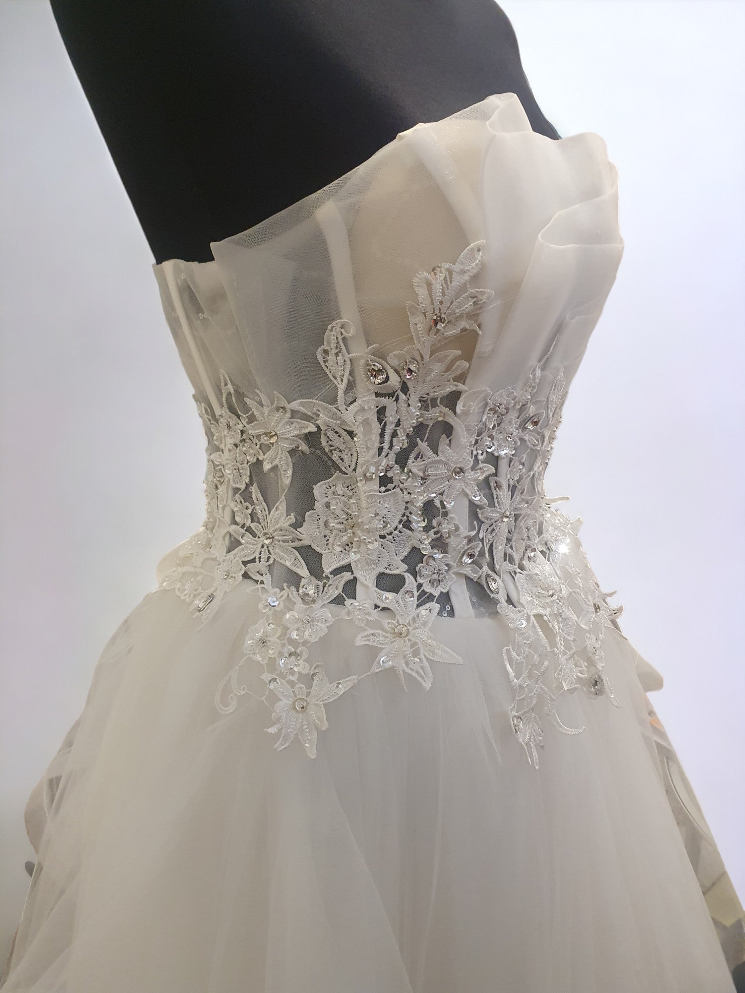 Duo Man Qi Ballgown with Floral Embroidery