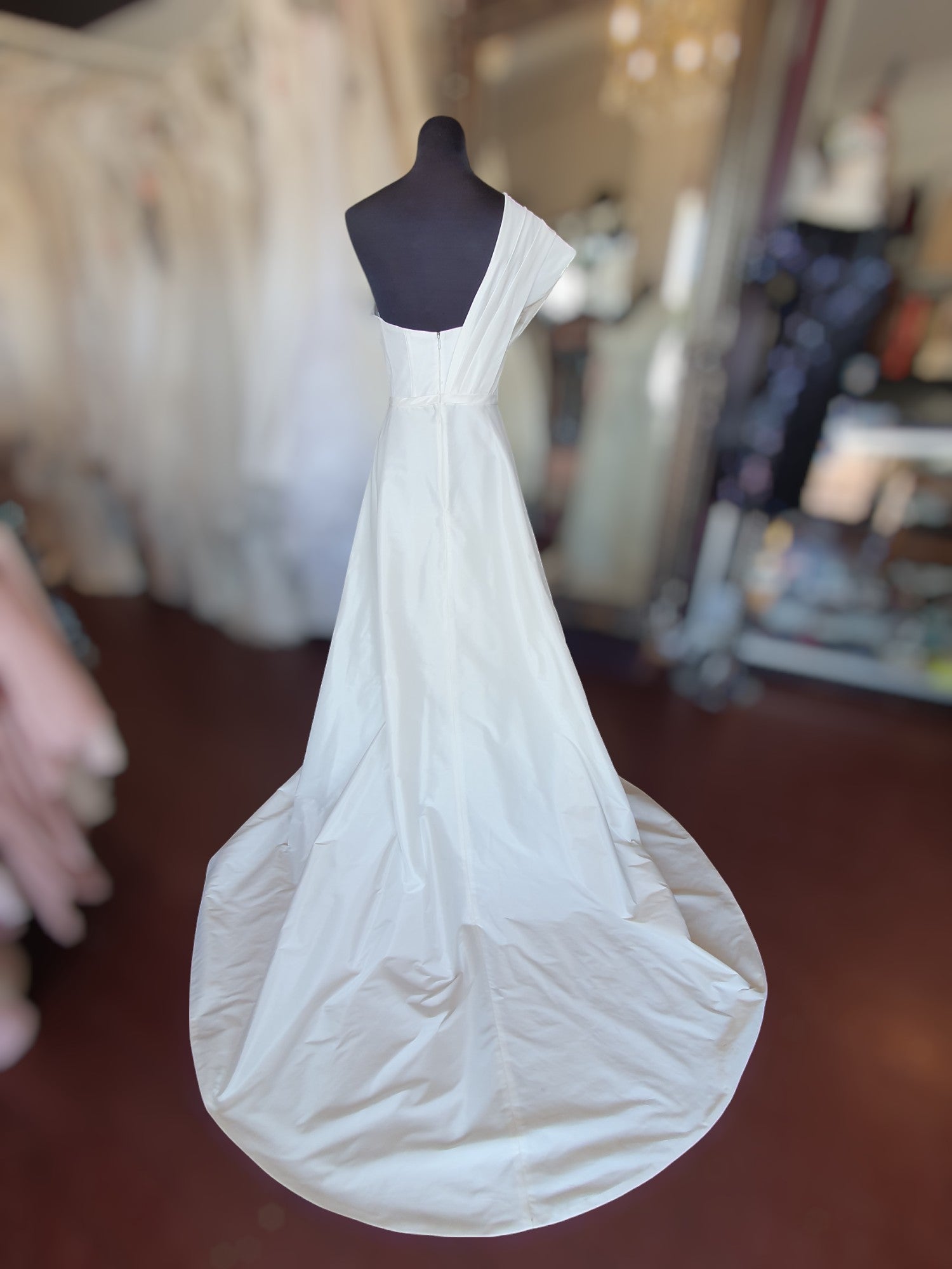 Eva Lendel Shell Gown