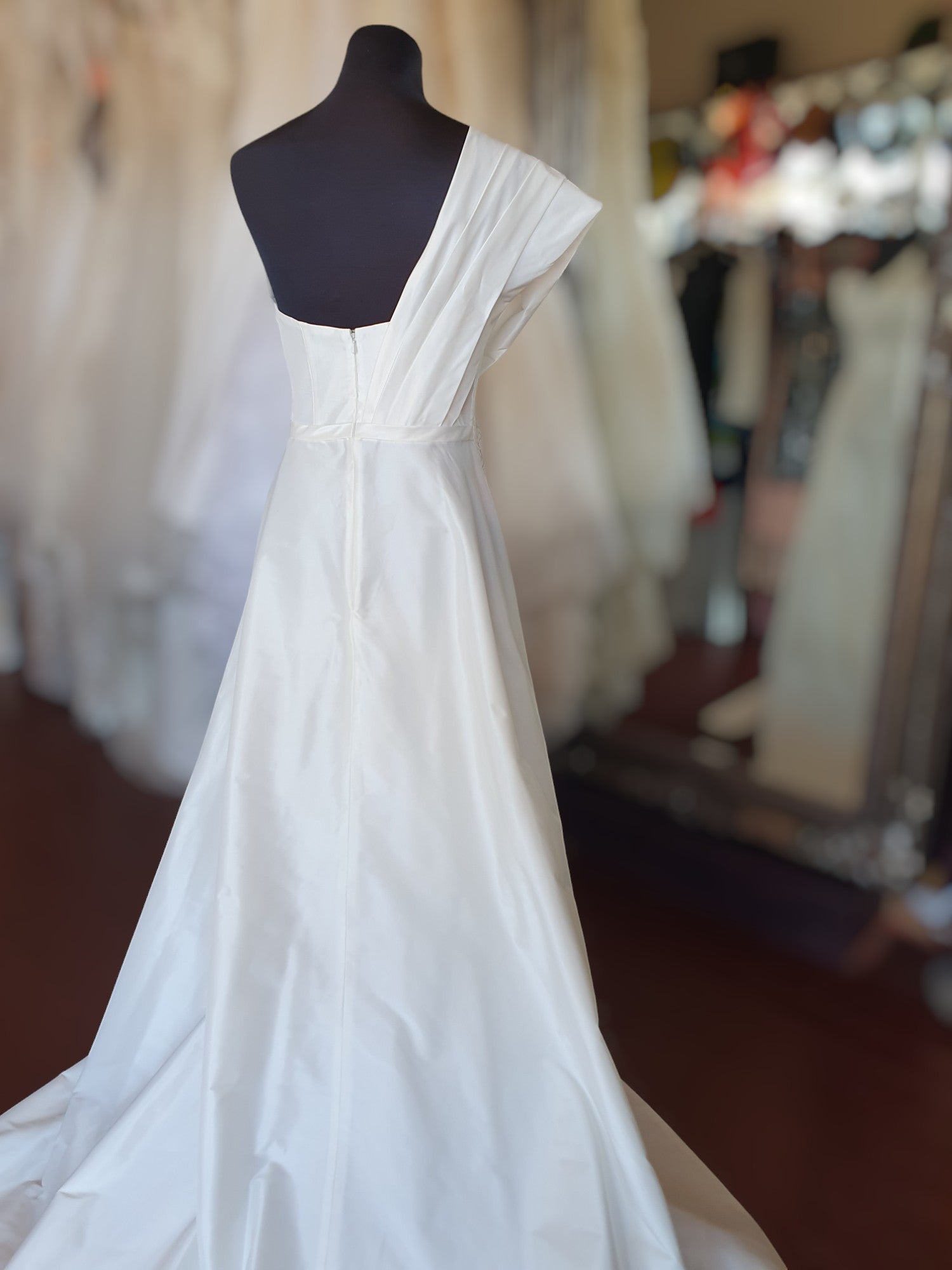 Eva Lendel Shell Gown