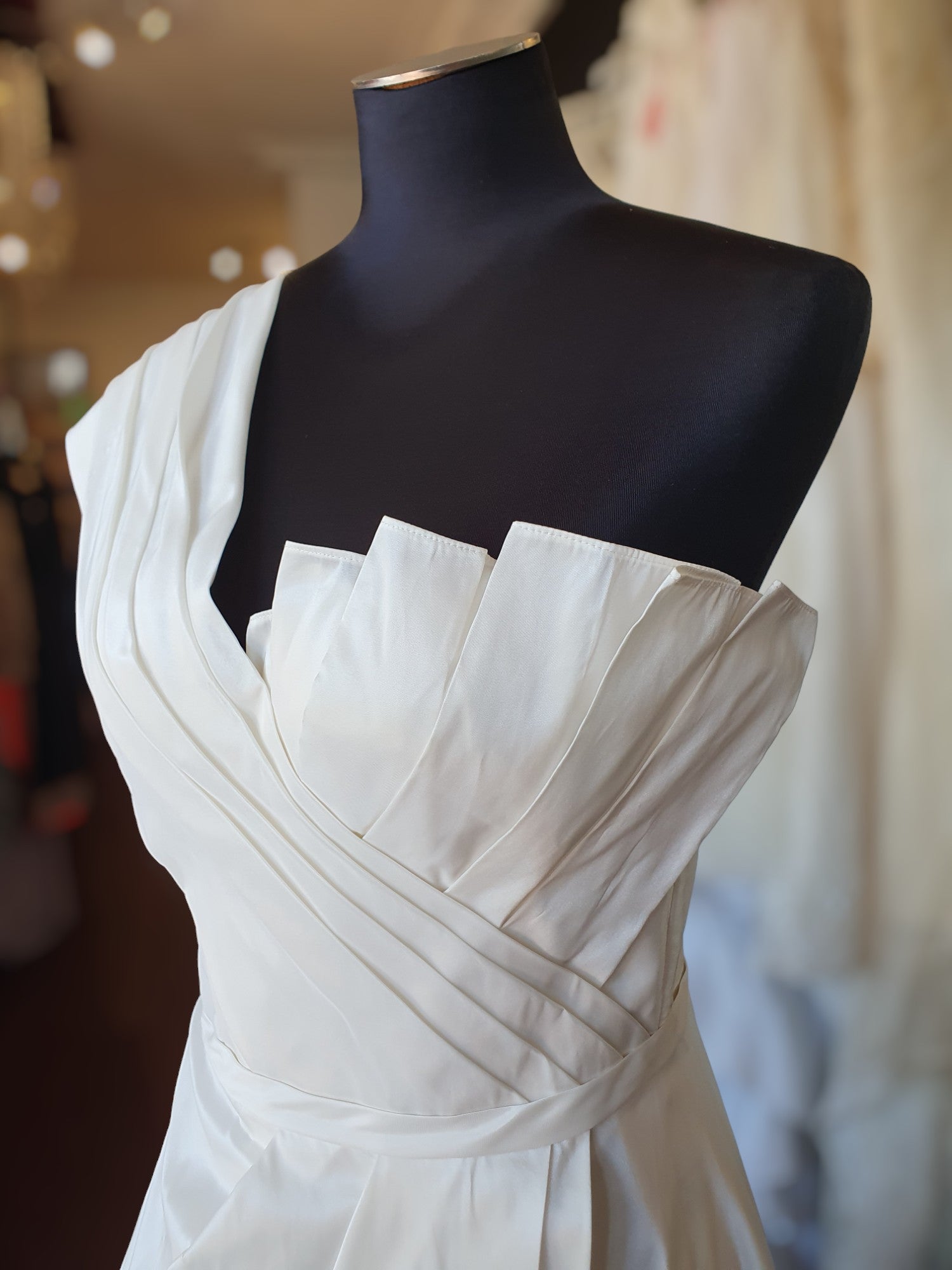 Eva Lendel Shell Gown