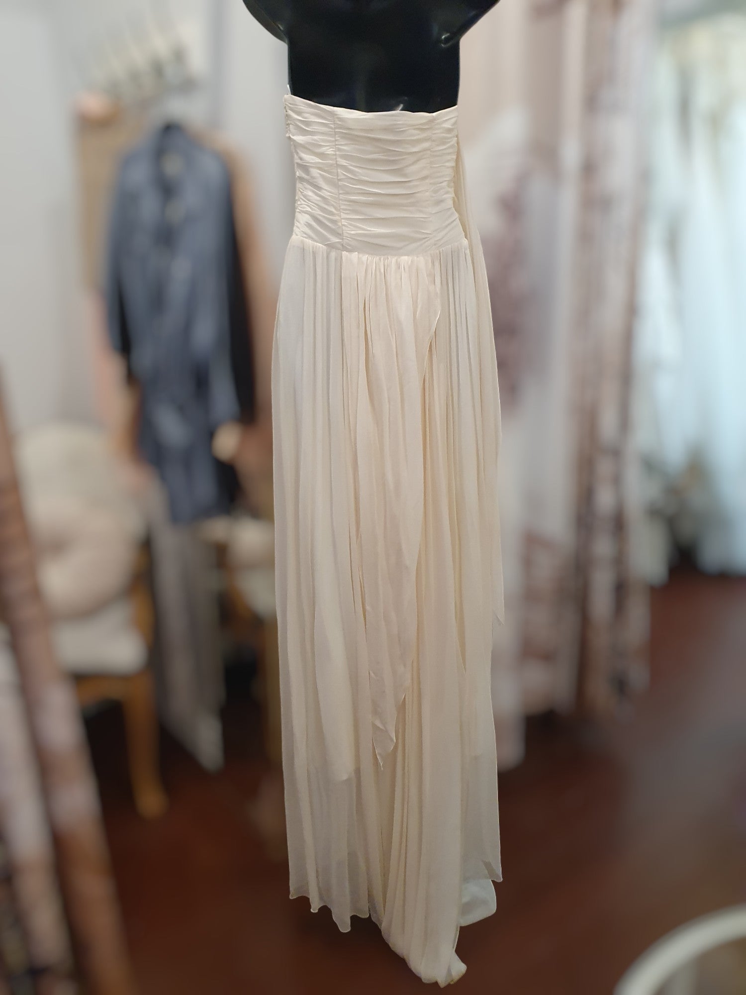 Size 8 Cream Chiffon Strapless Dress