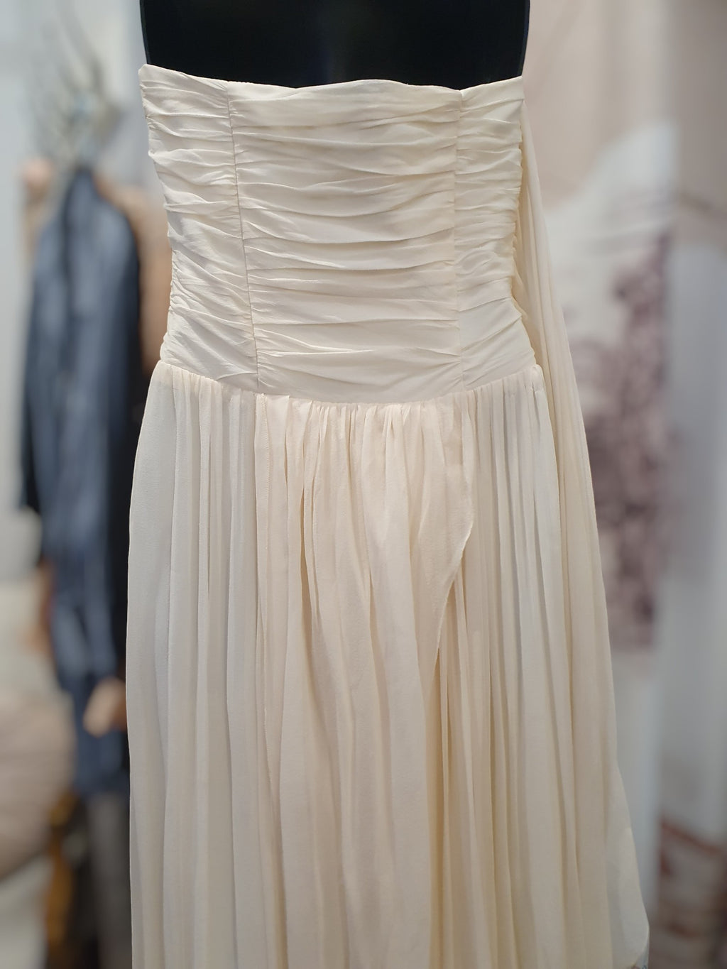 Size 8 Cream Chiffon Strapless Dress