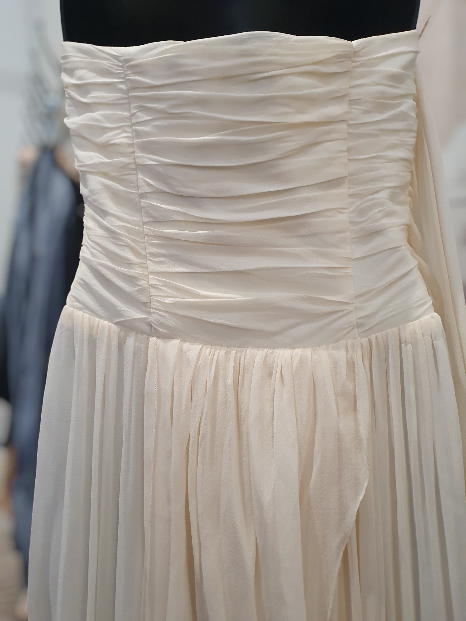 Size 8 Cream Chiffon Strapless Dress