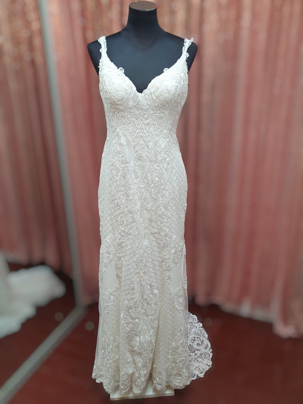 Madi Lane Lace Fitted Gown