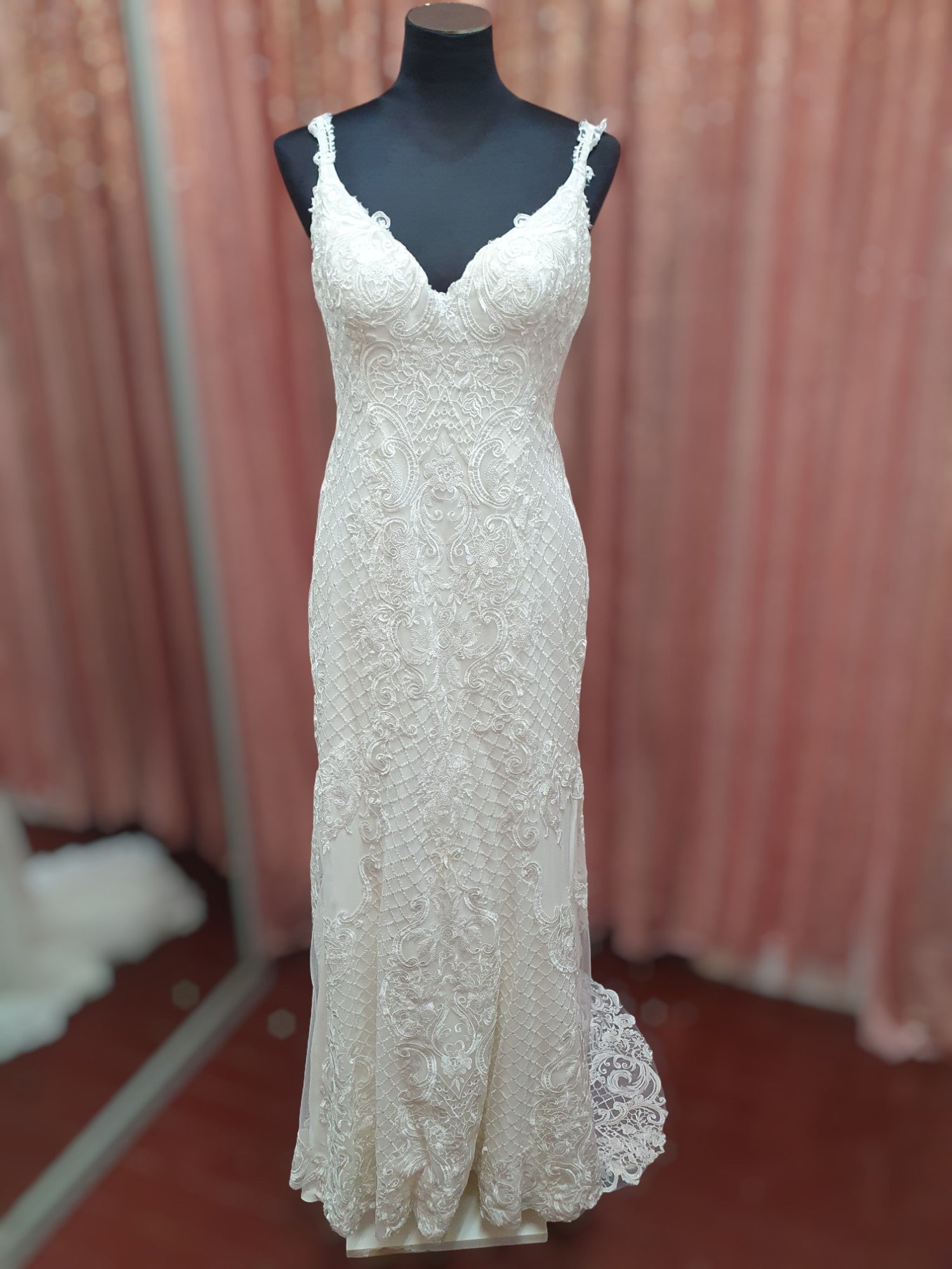 Madi Lane Lace Fitted Gown