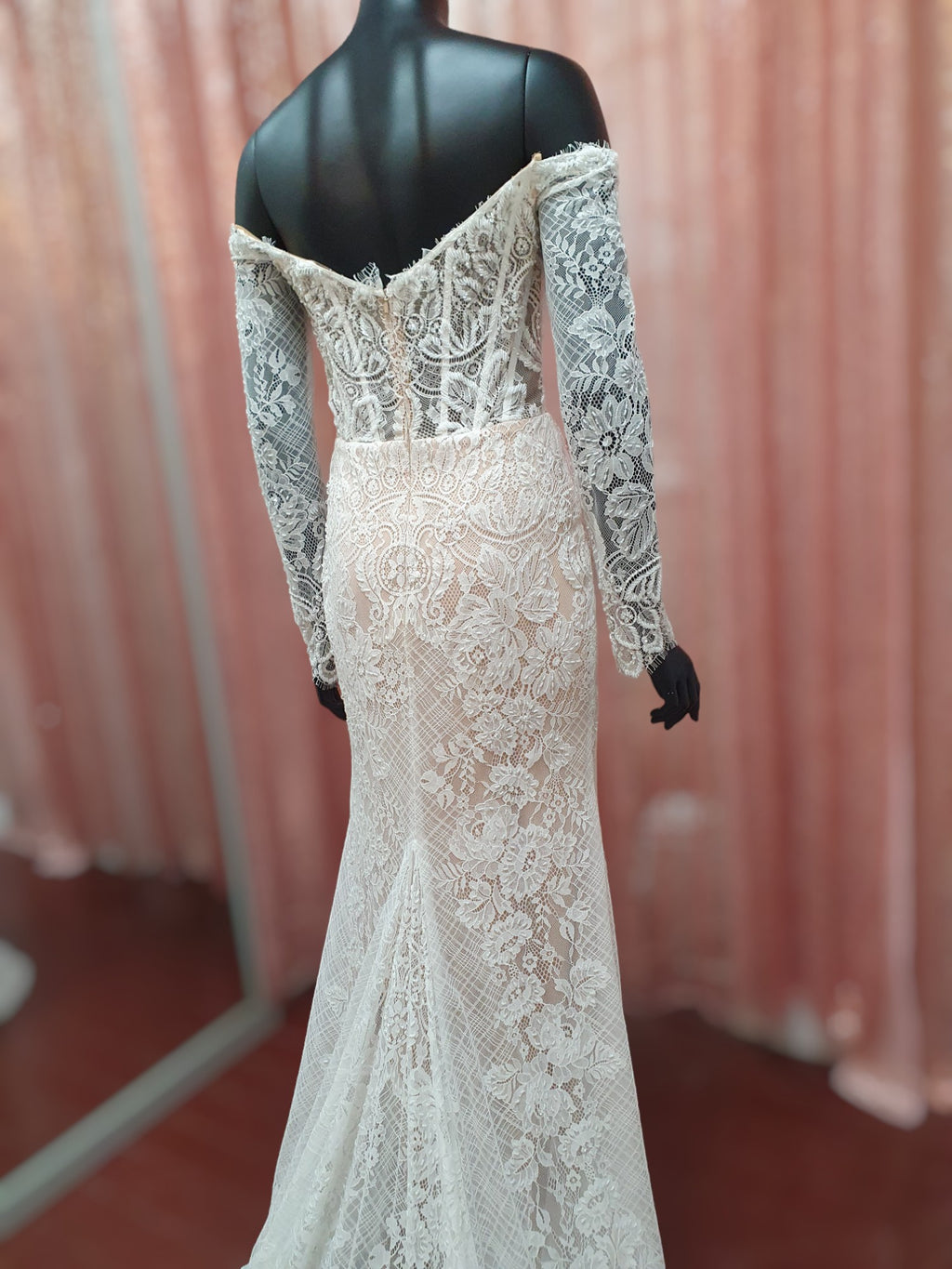 Custom Gown Size 6 Zanzis