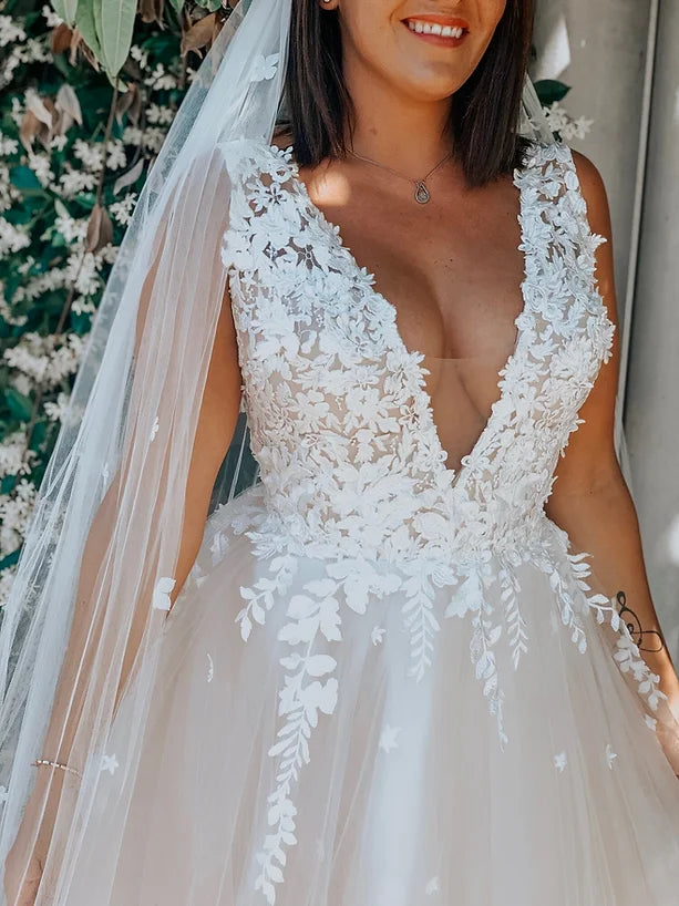 Q'Nique Westwood Ivory & Champagne Gown