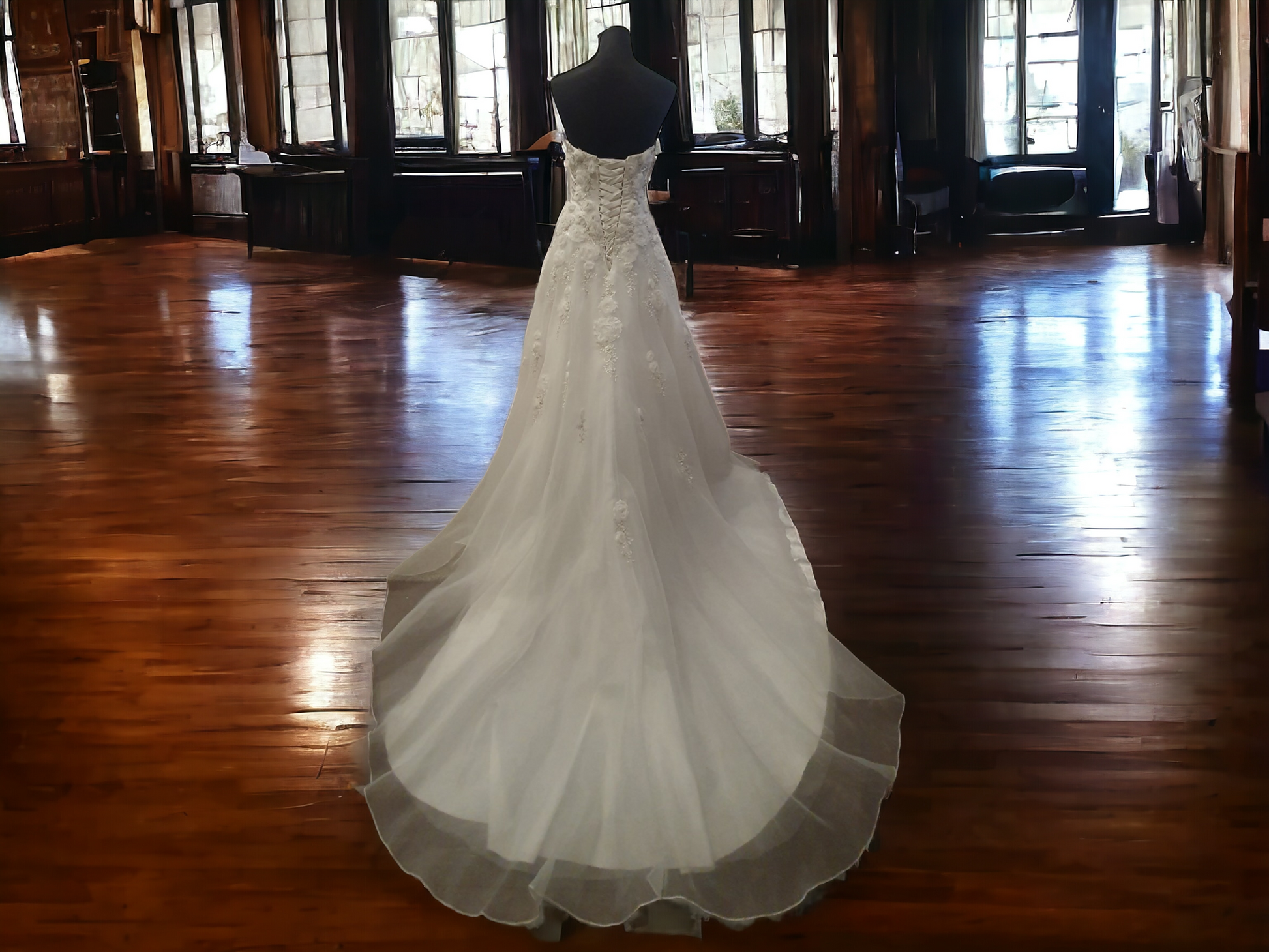 Mary's Size 8 Strapless Wedding Dress With 3D Roses